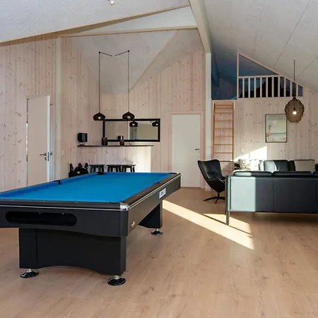 24 Persons In * Nørre Nebel