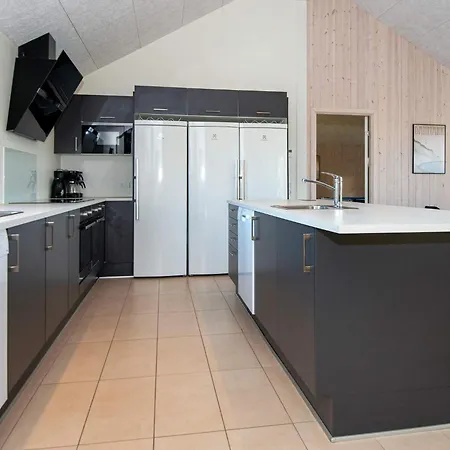 24 Persons In * Nørre Nebel