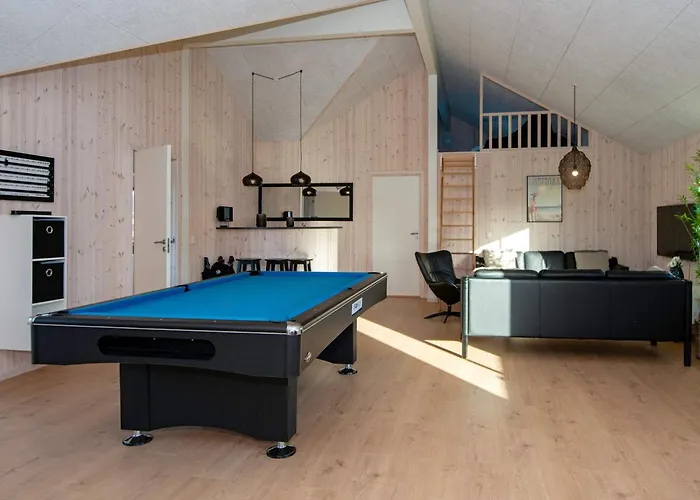 24 Persons In * Nørre Nebel