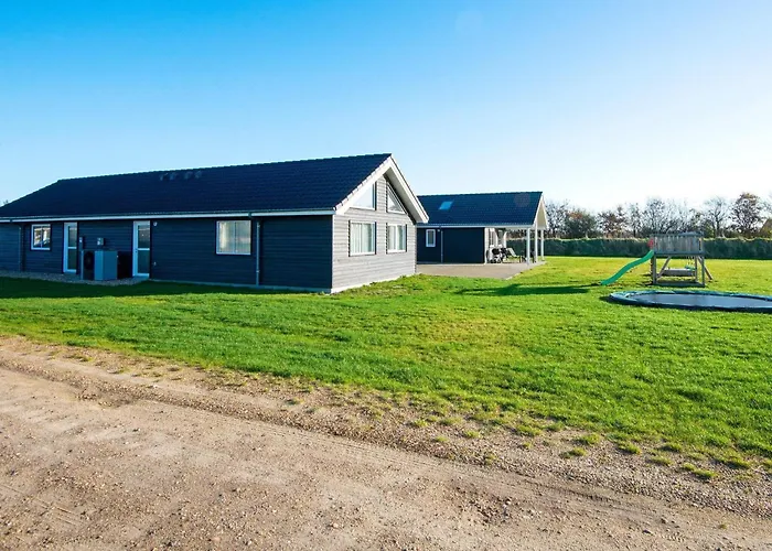 24 Persons In * Nørre Nebel